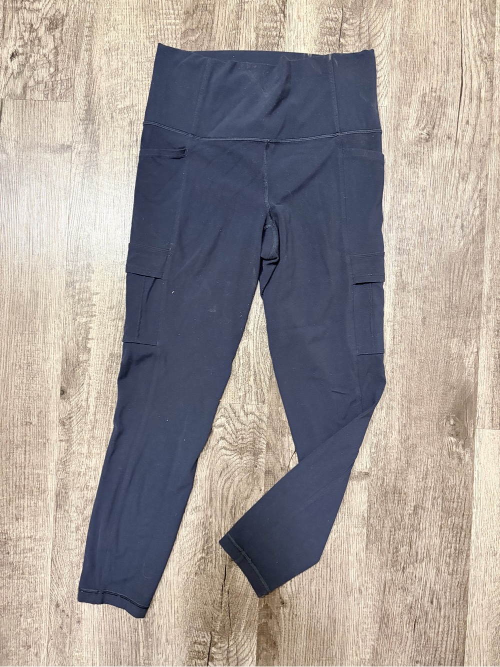 Athleta Salutation Cargo 7/8 Navy Blue Leggings